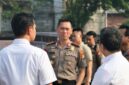 MENINJAU: Kapolda Metro Jaya Komjen Dadang Hartanto didampingi Direktur Reserse Narkoba Polda Metro Jaya Kombes Pol. Bismo Teguh Prakoso serta Kapolres Metro Jakarta Utara Kombes Pol. Adhe Hariadi, serta Kapolsek Tanjung Priok Kompol R. Sigit meninjau kawasan A5, Kampung Muara Bahari, Kecamatan Tanjung Priok, Jakarta Utara, Senin (12/10/2026). (Foto: KM)
